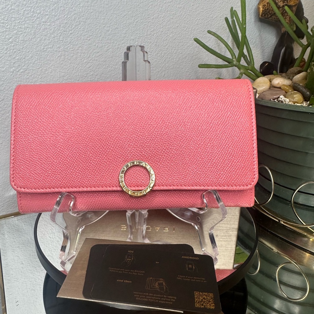 BVLGARI Bifold Long Pink Leather wallet Clasp Closure Excellent condition